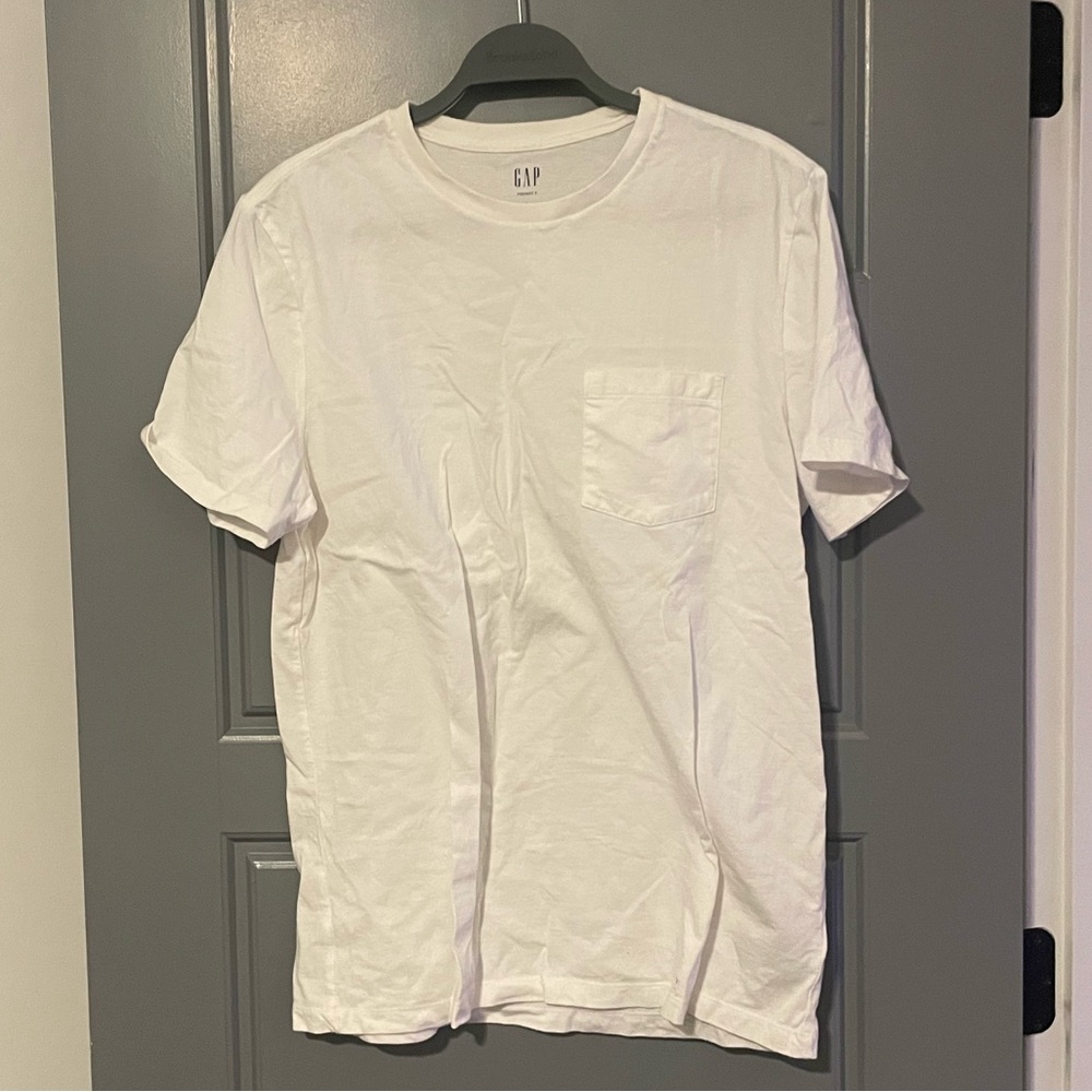 Gap men’s white t shirt